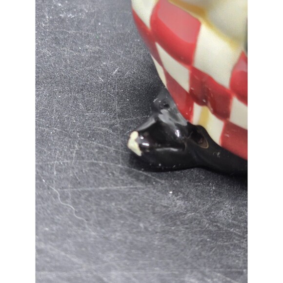 Fat Chef Kitchen Salt Shaker Replacement Has Chip End Of Right Foot Daveco - Picture 3 of 12